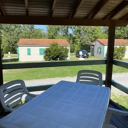 Camping Maeva Respire De La Croze Châtel-Guyon Exterior photo